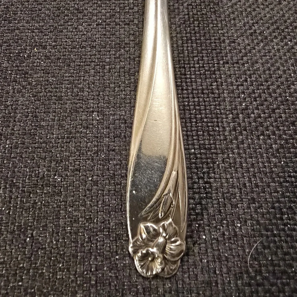 IS Daffodil Set of 8 Dinner Forks 1847 Rogers Silverplate Vtg Flatware